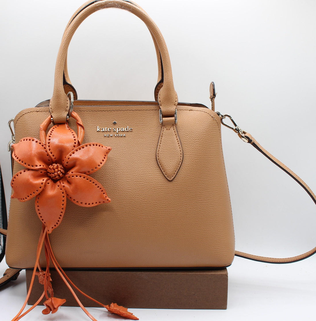 The Art of Slow Fashion: Why Handmade Leather Goods Matter in a Fast World