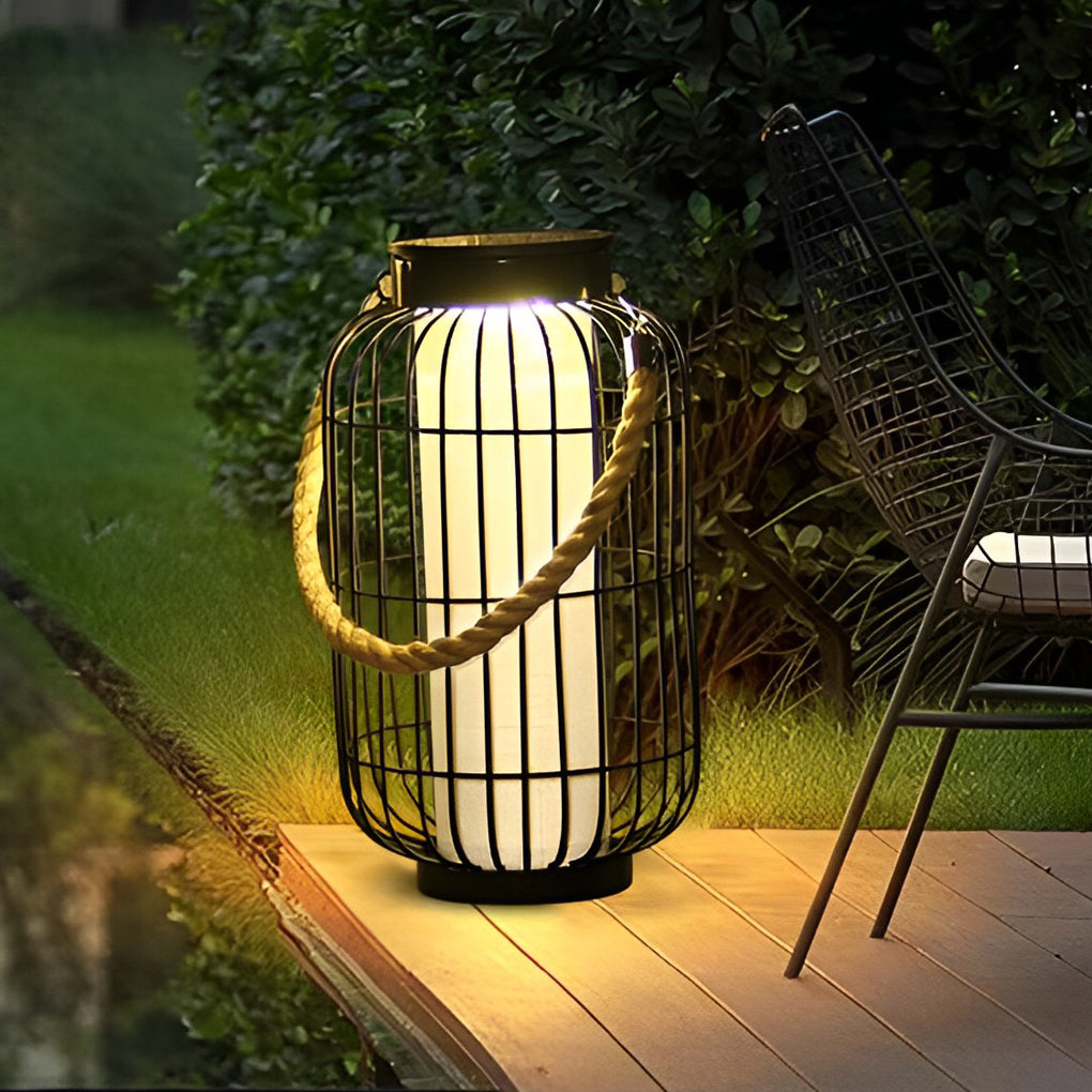 Classic Iron Lantern Waterproof Intelligent Portable Solar Lawn Lamp