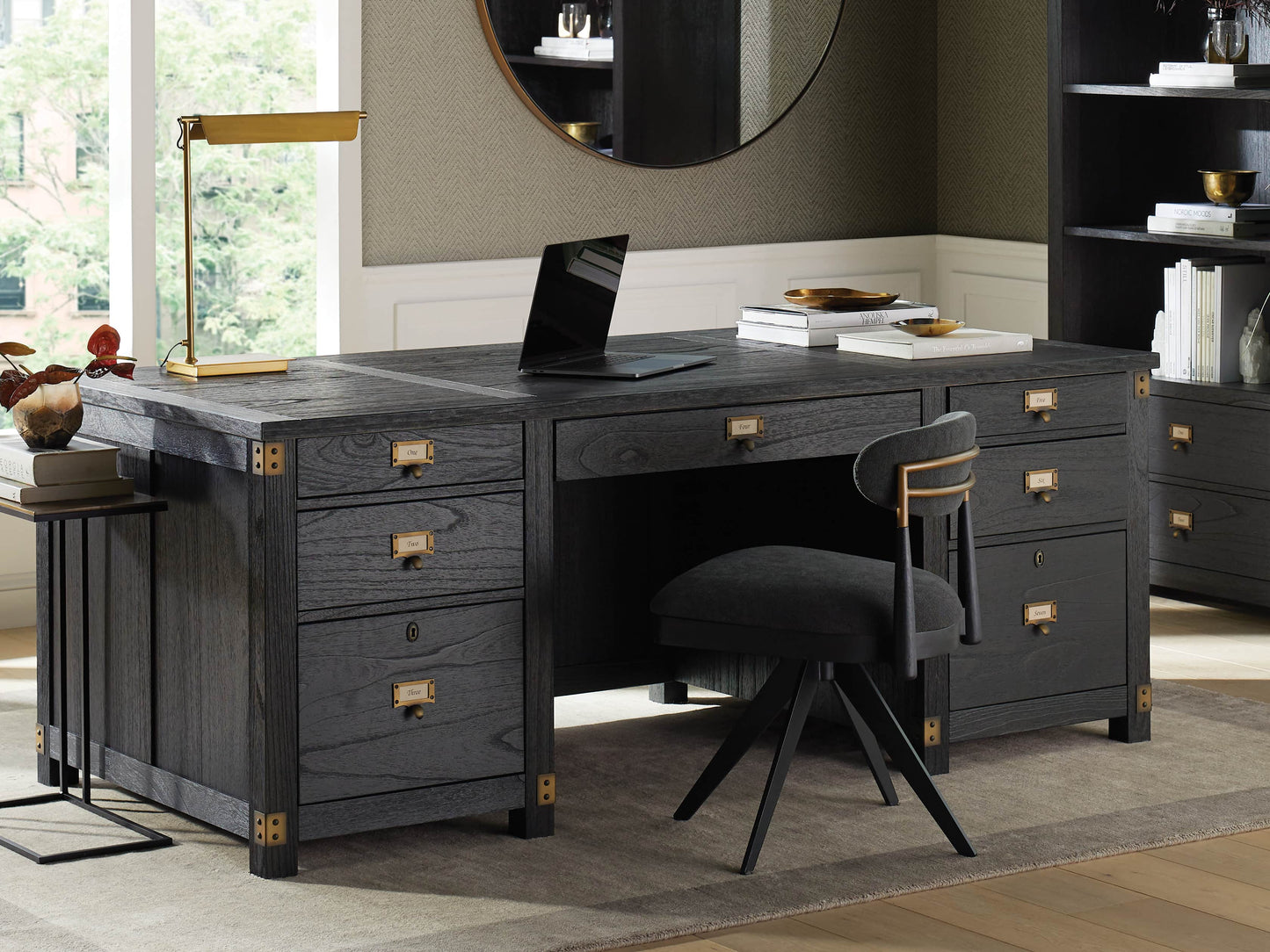 Telegraph Executive Desk