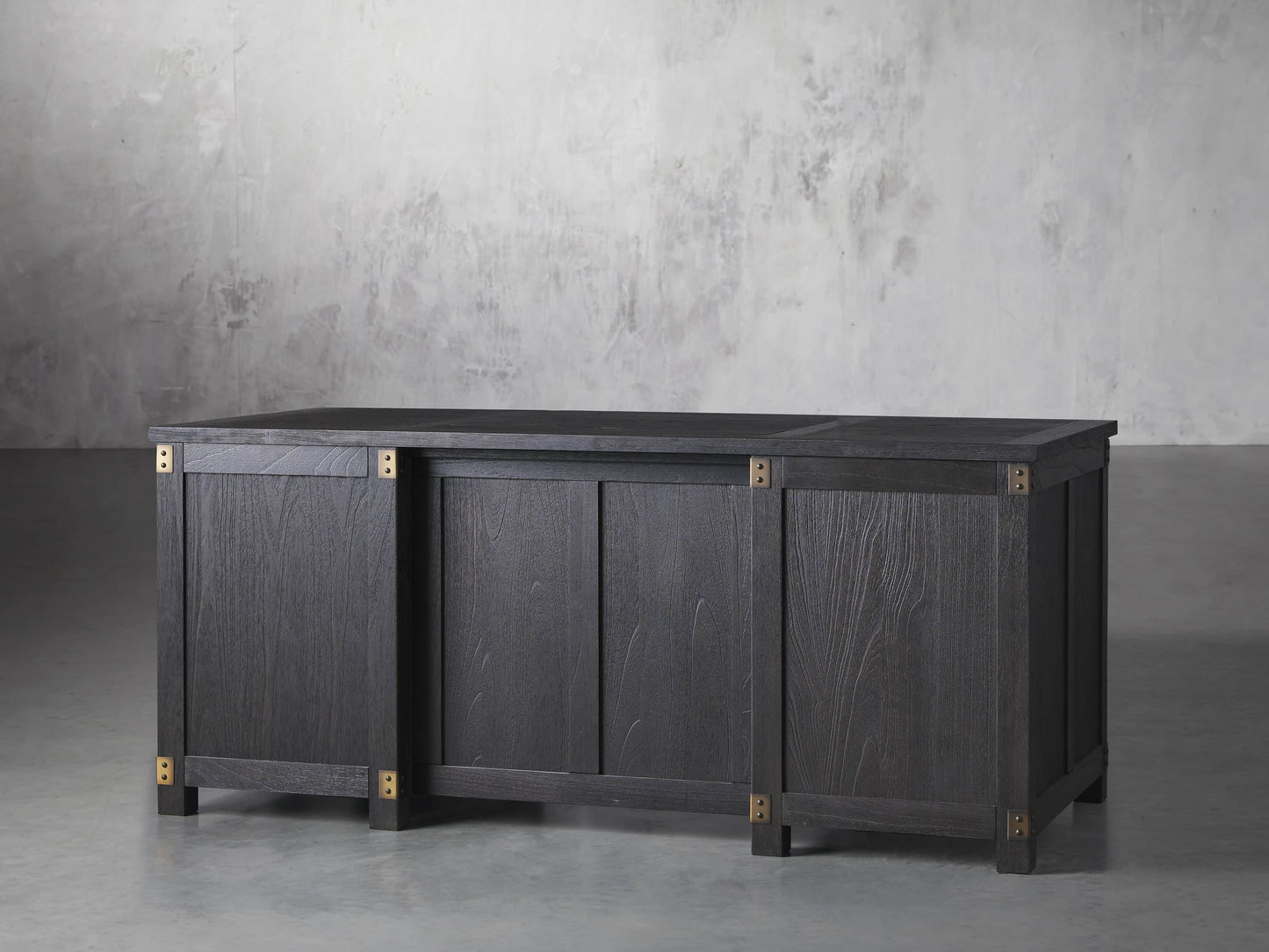 Telegraph Executive Desk