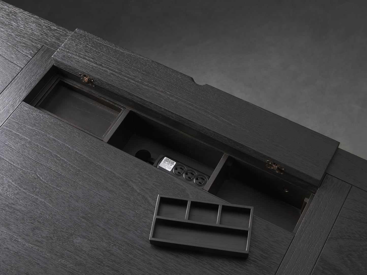 Telegraph Executive Desk