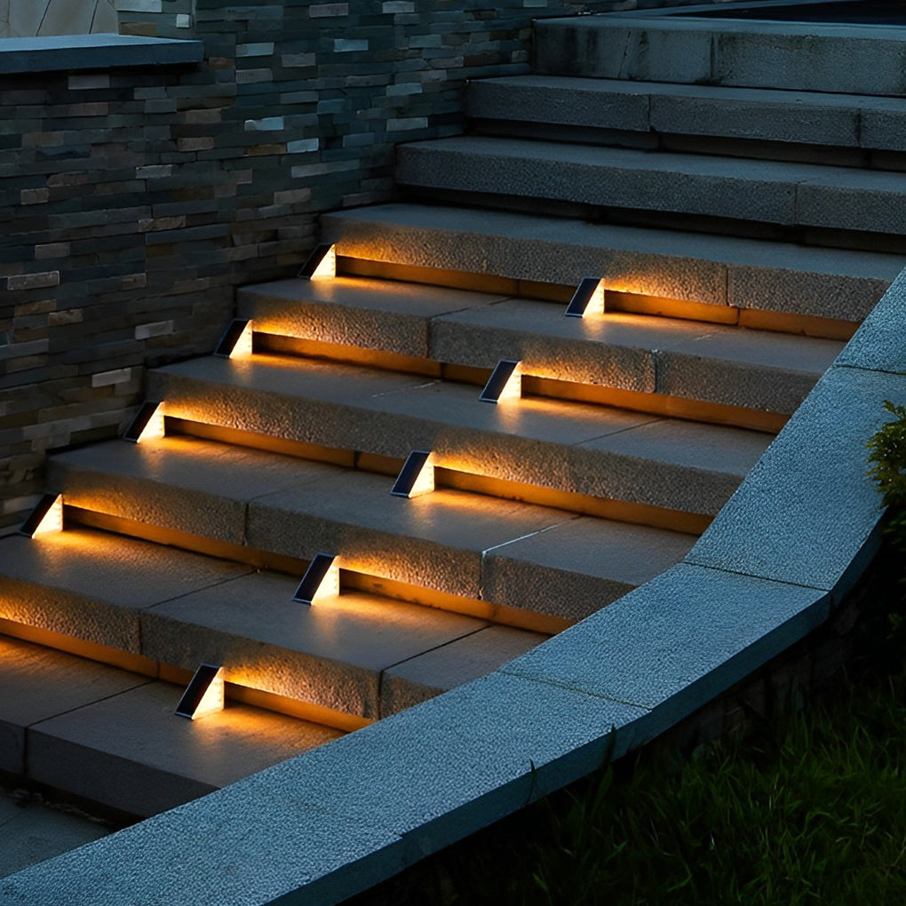 Triangle Automatic Charging Wire-Free Waterproof LED Solar Modern Step-Mounted Lights