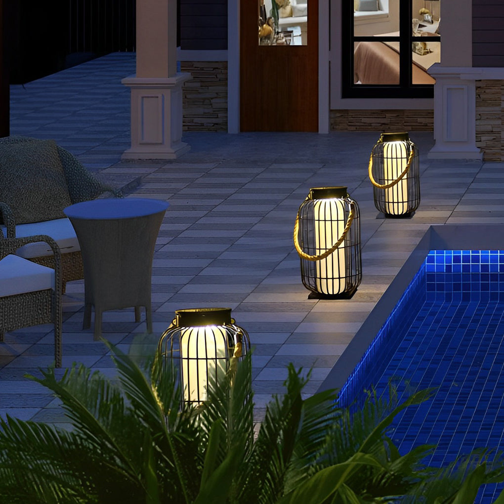 Classic Iron Lantern Waterproof Intelligent Portable Solar Lawn Lamp