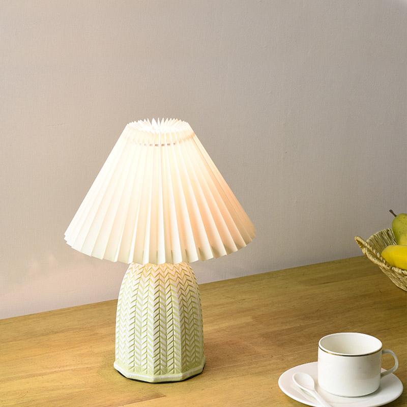 Vintage Tapered Pleated Linen Shade Ceramic 1-Light Table Lamp