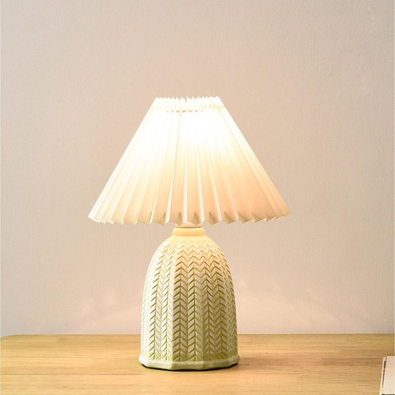 Vintage Tapered Pleated Linen Shade Ceramic 1-Light Table Lamp