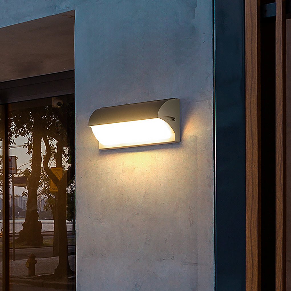 Modern Minimalist LED Waterproof Wall Light for Outdoor Villa Courtyard Balcony