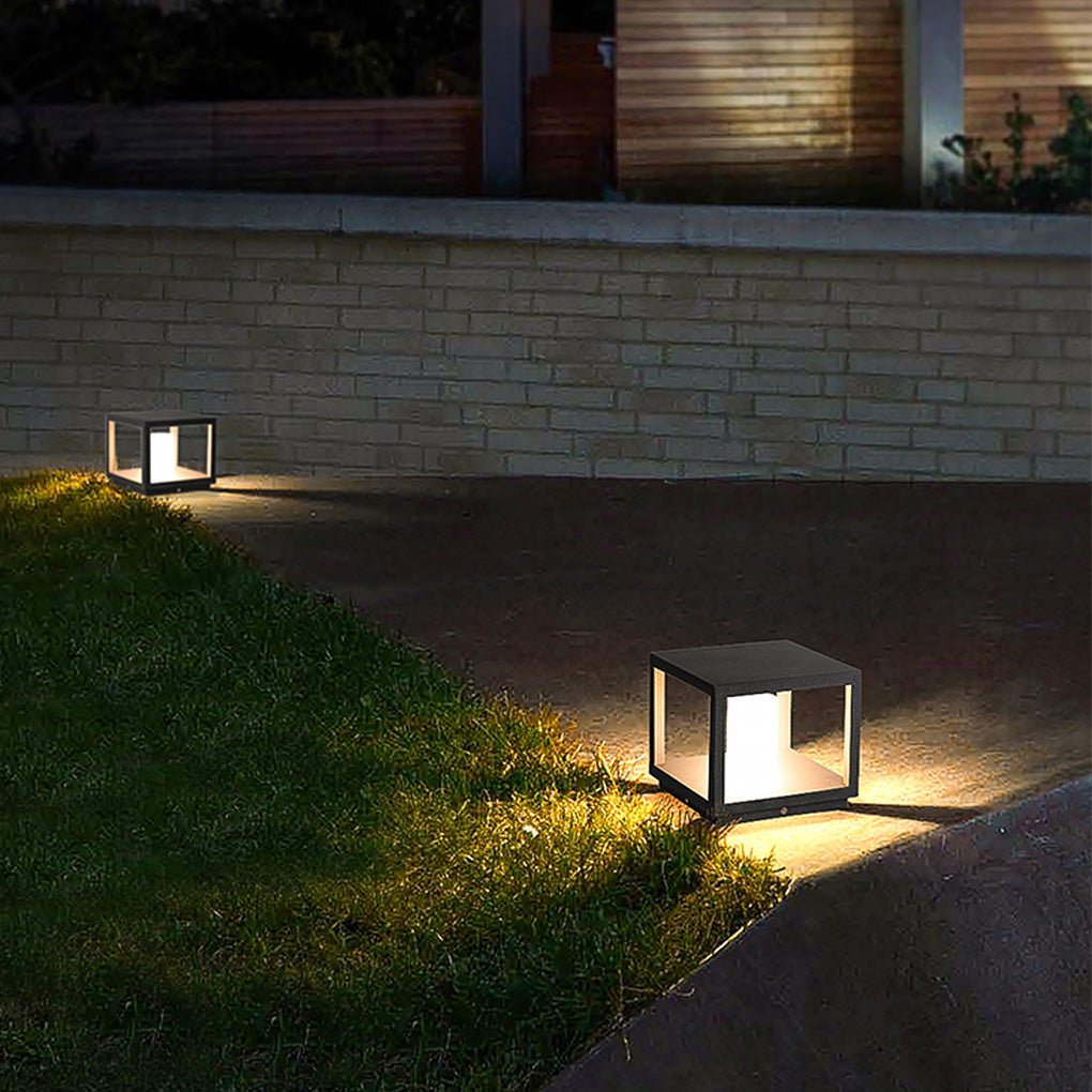 Outdoor Garden Decorative Waterproof LED Solar Landscape Lighting Lamp Post Lights