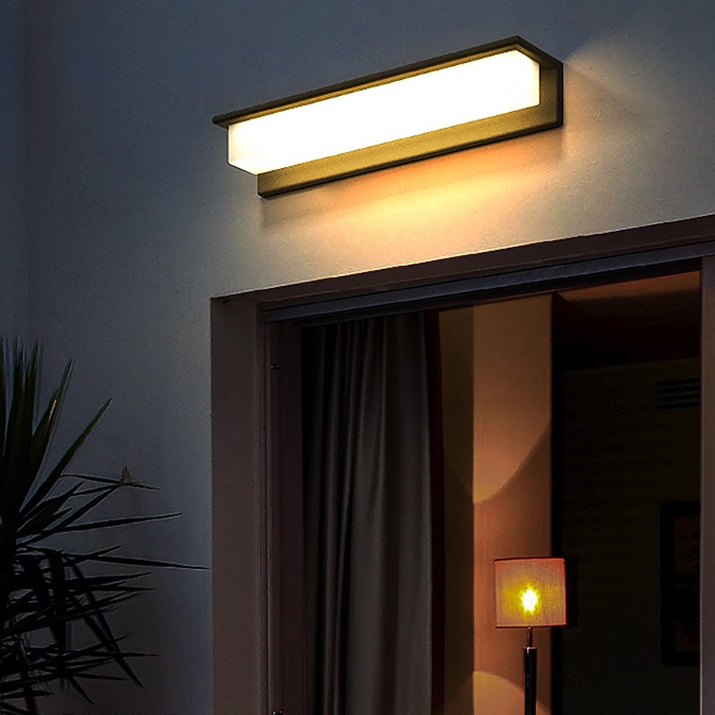 Contemporary Stainless Steel Linear LED Strip Outdoor Wall Light ??Modern, Weatherproof for Garden Villa